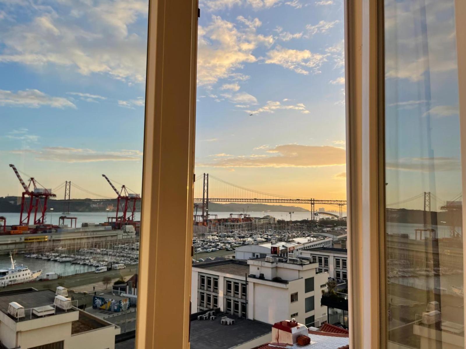 Embassy Arriaga Private Elegance Rooms In Stylish Shared Apartment Lisbon Exterior photo
