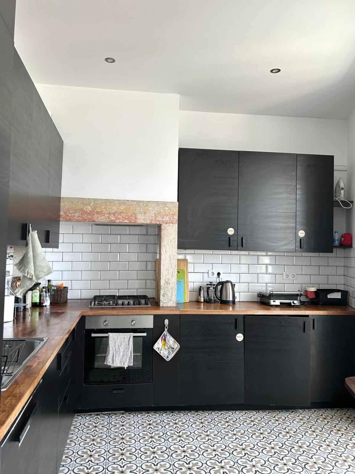 Embassy Arriaga Private Elegance Rooms In Stylish Shared Apartment Lisbon Exterior photo